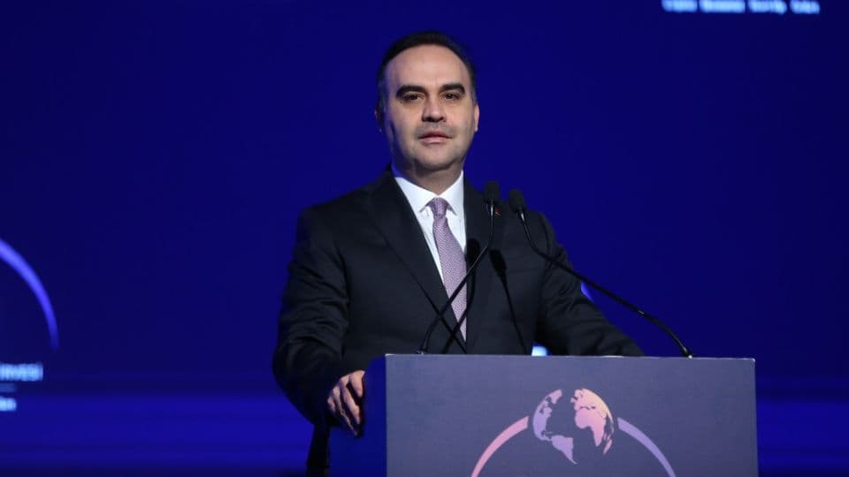 Bakan Kacır: Türk firmaları küresel askeri İHA pazarının üçte ikisine hakim